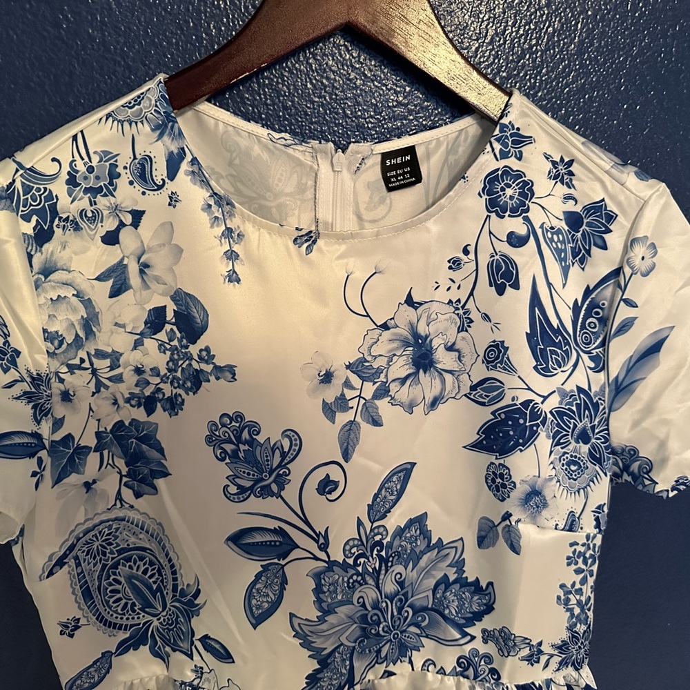 Gorgeous White/Blue Flora Dress